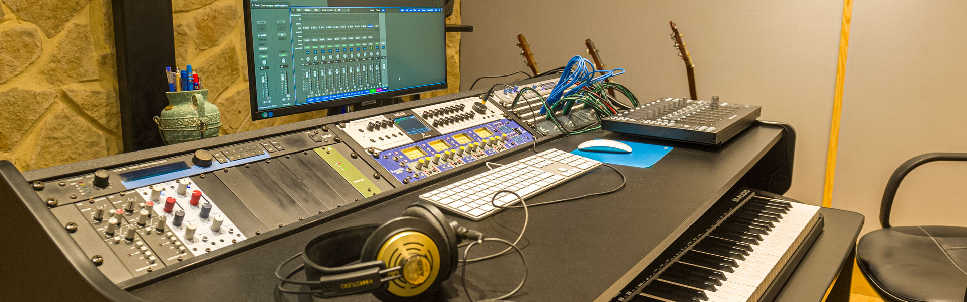 studio-mixer-1920x600px